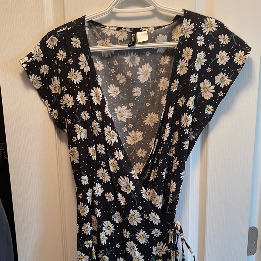 DIVIDED wrap dress